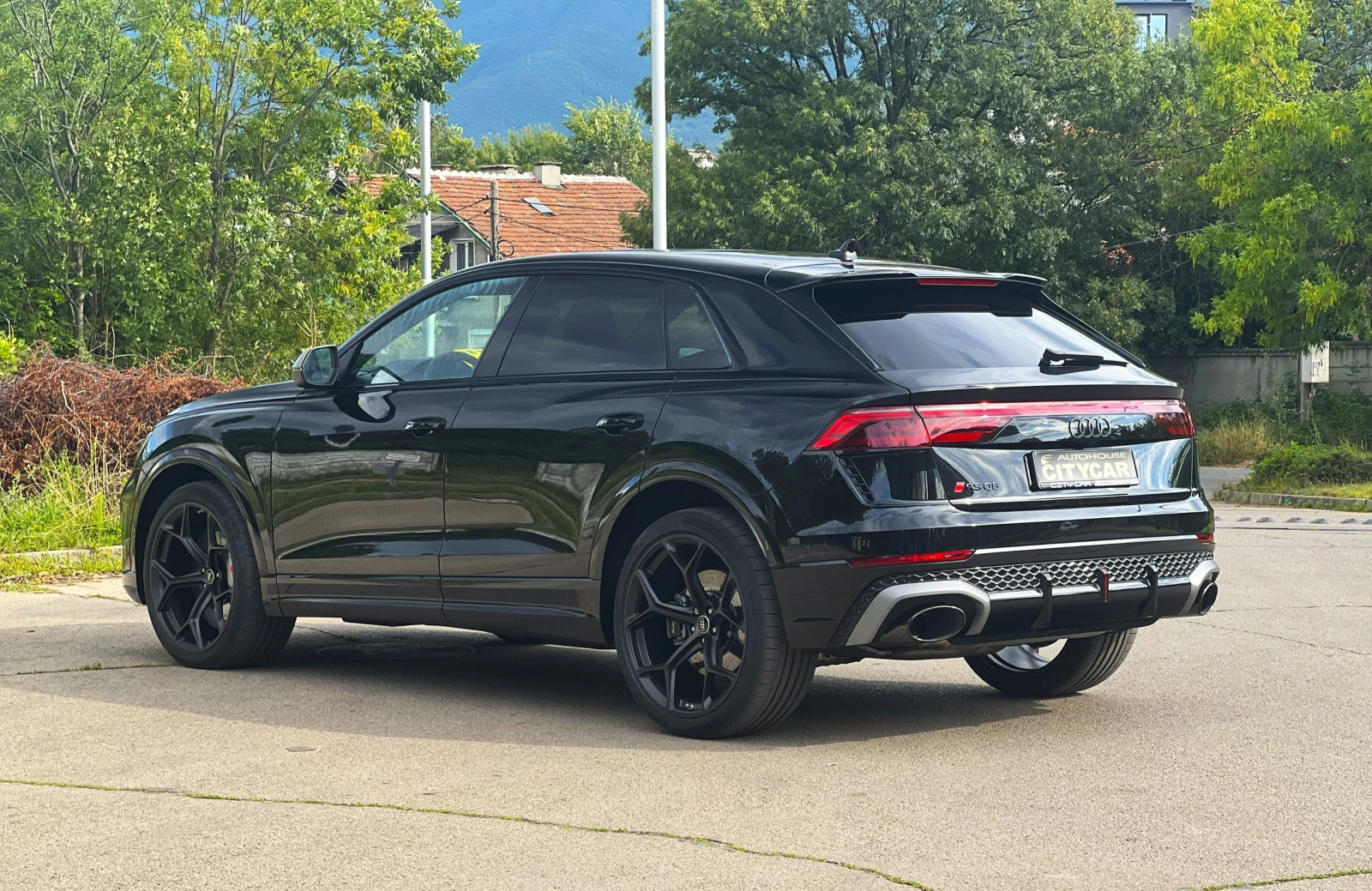 Audi RSQ8 PERFORMANCE / CERAMIC / B&O / HUD / PANO/ FACELIFT, снимка 4 - Автомобили и джипове - 55277955