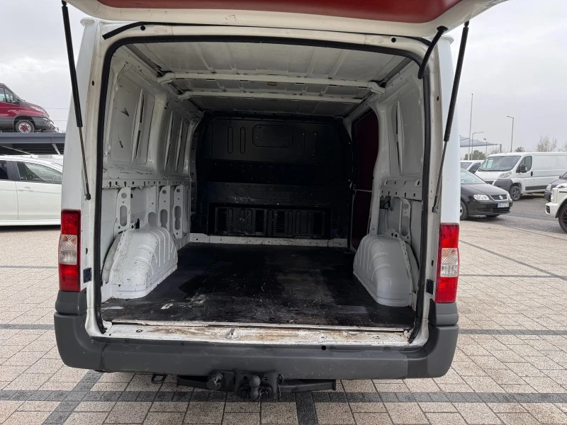 Ford Transit 2.2TDCI Климатик L1H1, снимка 13 - Бусове и автобуси - 43128641