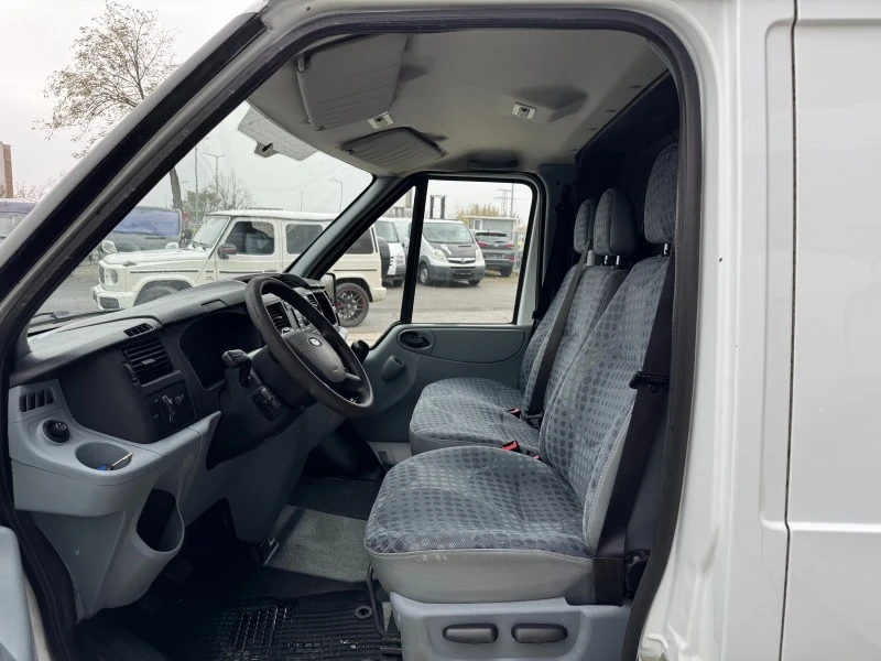 Ford Transit 2.2TDCI Климатик L1H1, снимка 12 - Бусове и автобуси - 43128641