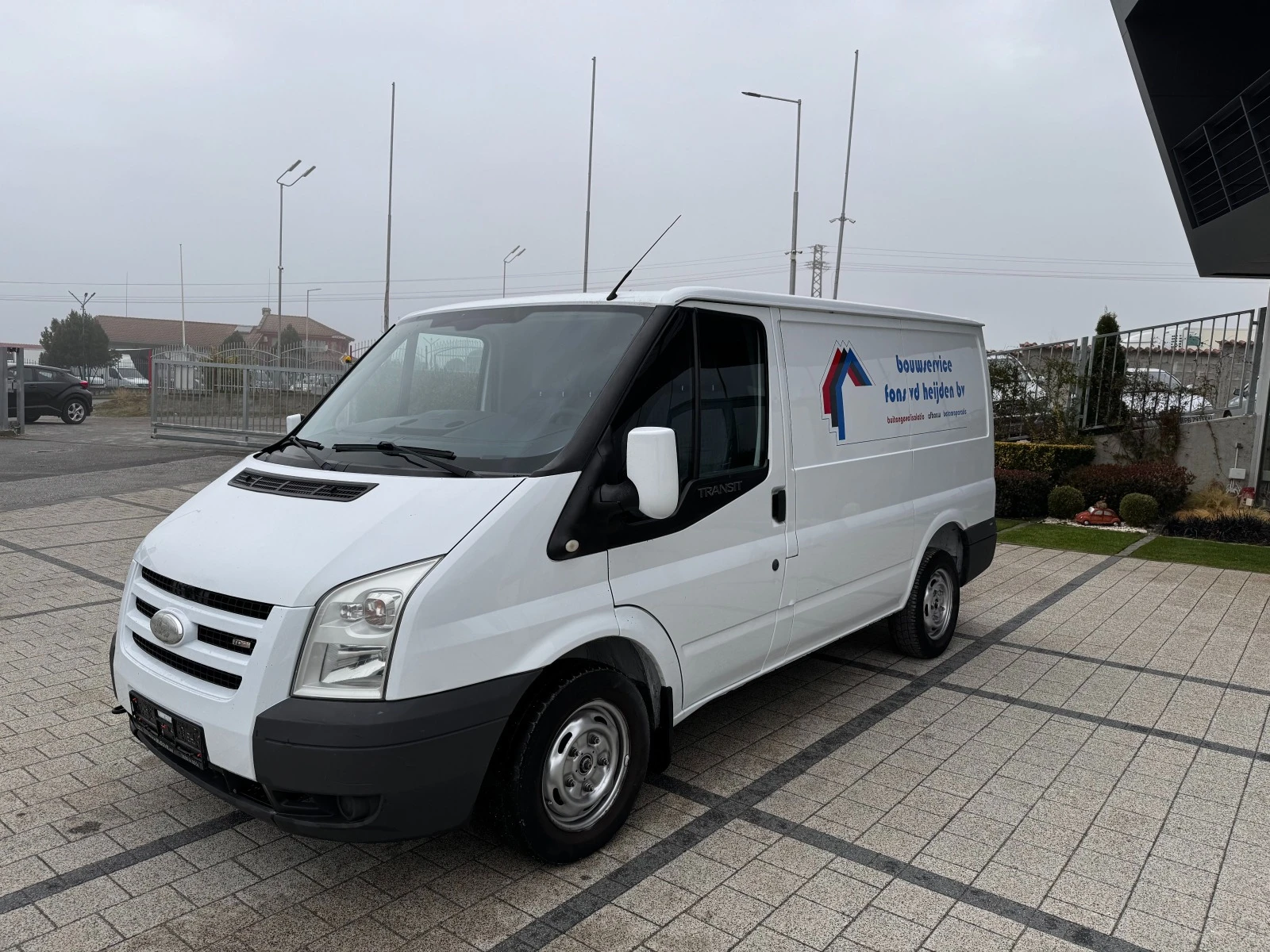 Ford Transit 2.2TDCI Климатик L1H1 - изображение 2