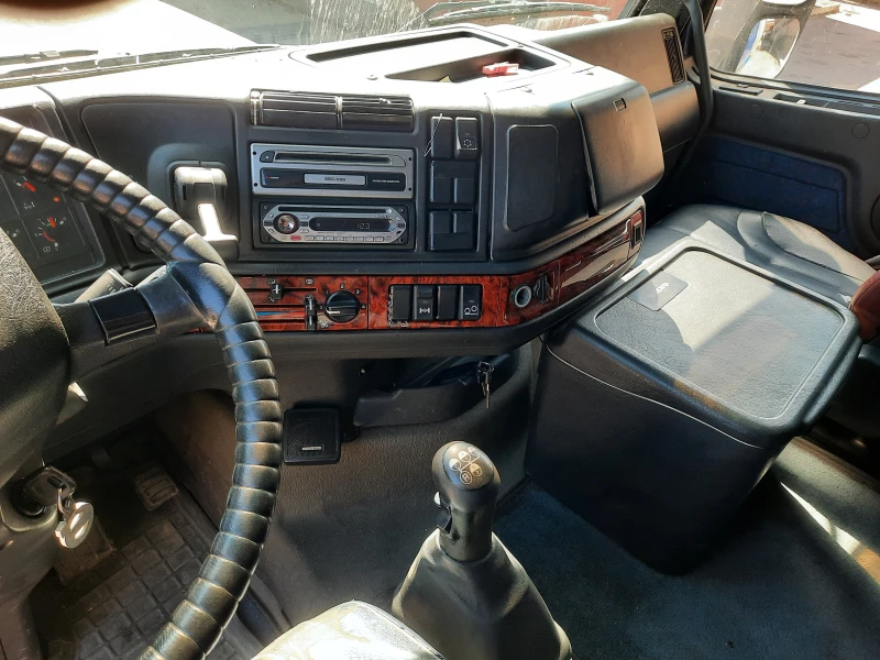 Volvo Fh 12, снимка 2 - Камиони - 52798150