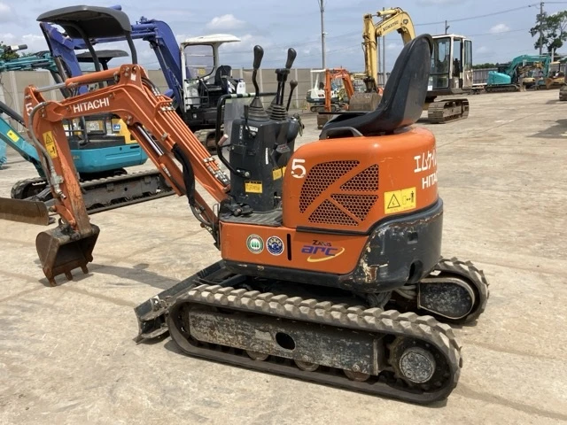 Багер Hitachi ZA10U-6 * ЛИНИЯ ЗА ЧУК * РАЗШИРЯЕМИ ВЕРИГИ * , снимка 4 - Индустриална техника - 55117667
