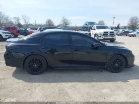 Toyota Camry 2.5l Se Nightshade Edition, снимка 13