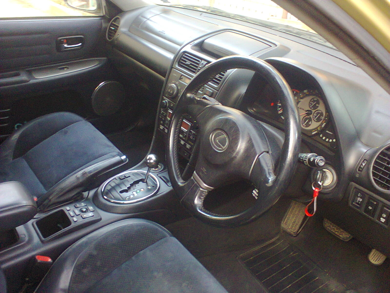 Lexus IS 200, снимка 6 - Автомобили и джипове - 46270747