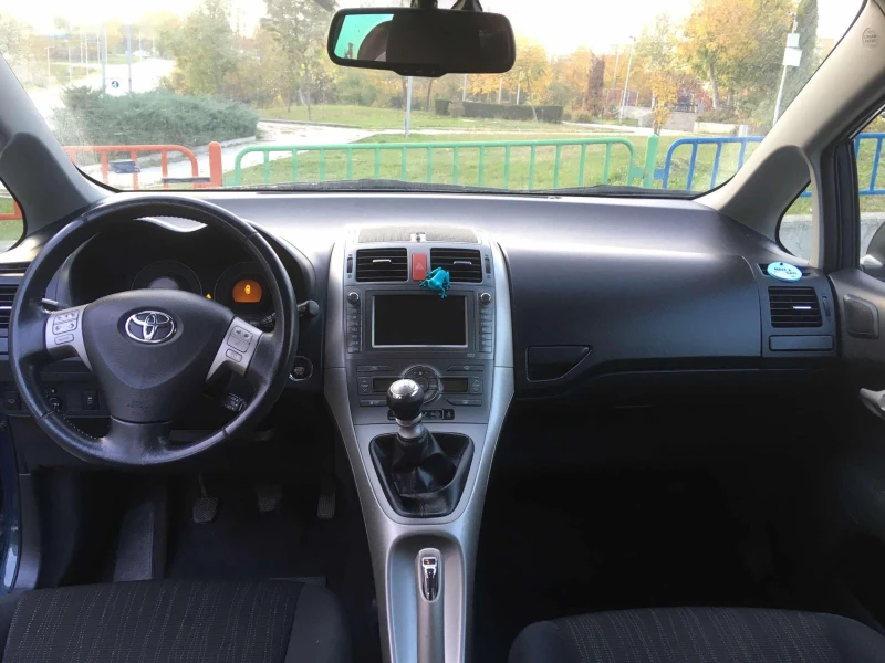 Toyota Auris, снимка 12 - Автомобили и джипове - 48361039