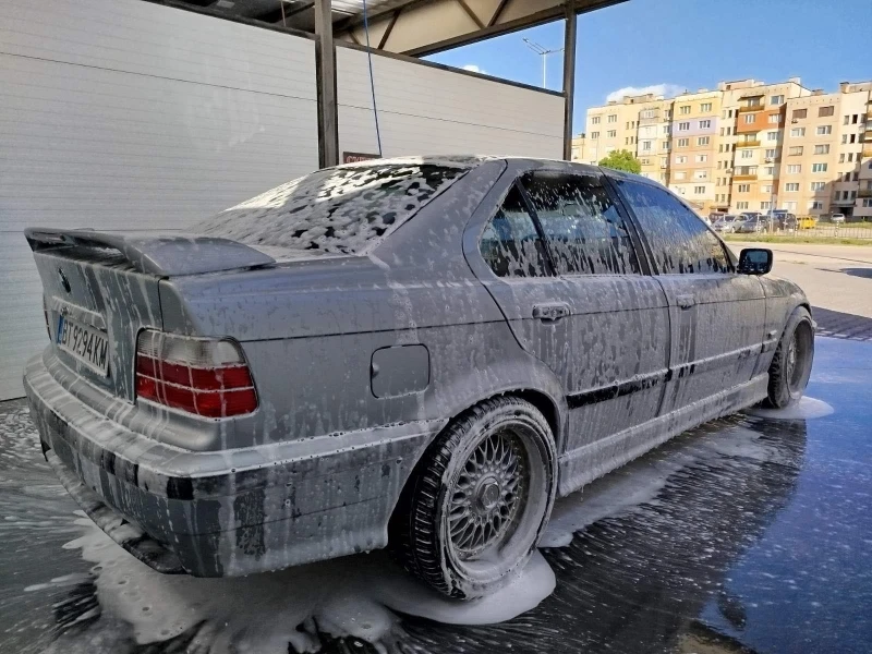 BMW 320, снимка 6 - Автомобили и джипове - 48476062