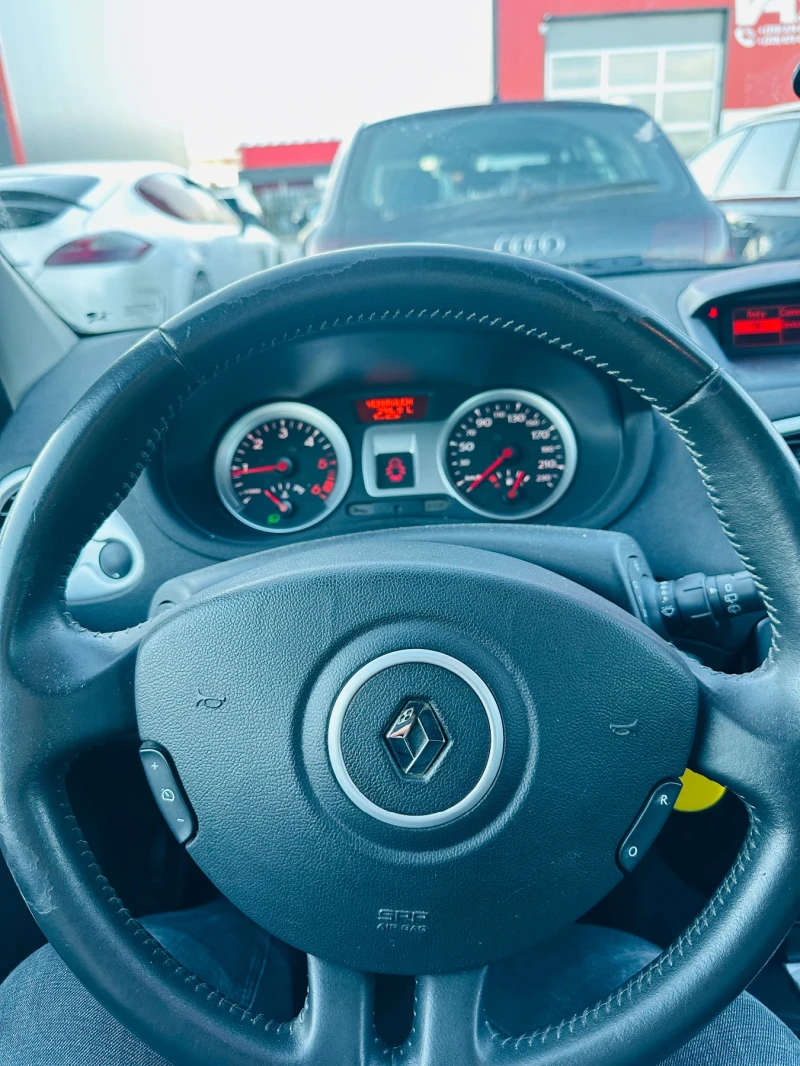Renault Clio, снимка 5 - Автомобили и джипове - 52373986
