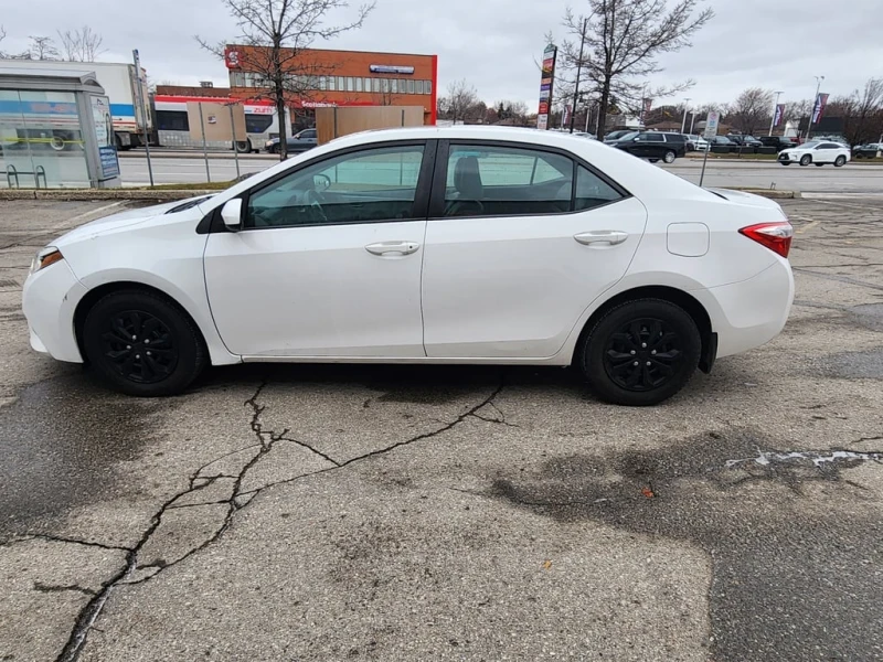 Toyota Corolla * 4dr Sdn * CARFAX * ЦЕНА ДО БГ, снимка 2 - Автомобили и джипове - 52877607