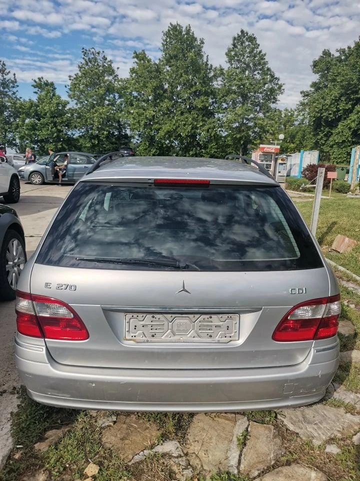 Mercedes-Benz E 270 Комби На Части, снимка 2 - Автомобили и джипове - 47850566