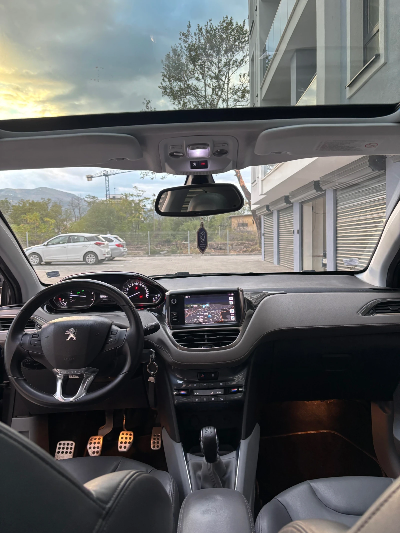 Peugeot 208 1.6HDI ALLURE* Подгрев* Нави* Панорама*  - изображение 10