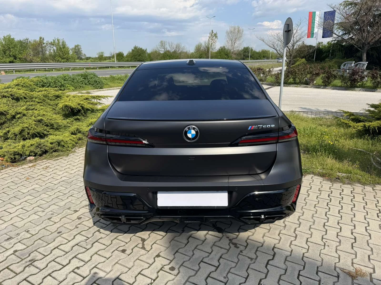 BMW 740 M-SPORT M760Е-OPTIC Xdrive B&W SWAROVSKI SHADOW - изображение 2