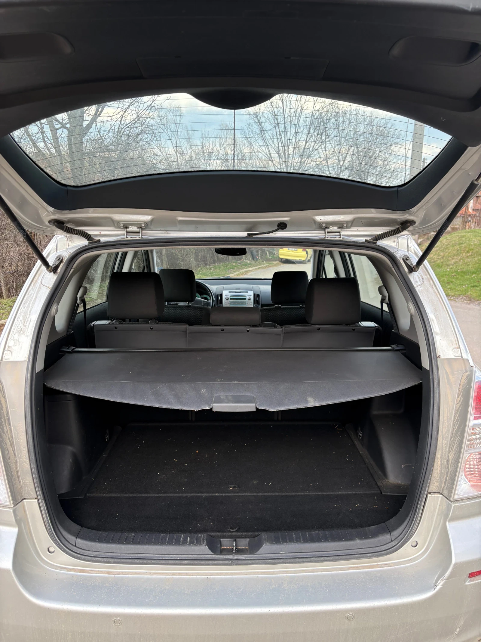 Toyota Corolla verso 1.6 facelift , снимка 13 - Автомобили и джипове - 53978429