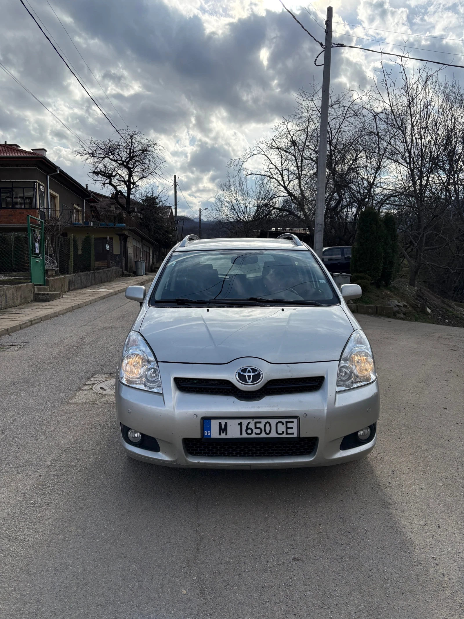 Toyota Corolla verso 1.6 facelift , снимка 2 - Автомобили и джипове - 53978429