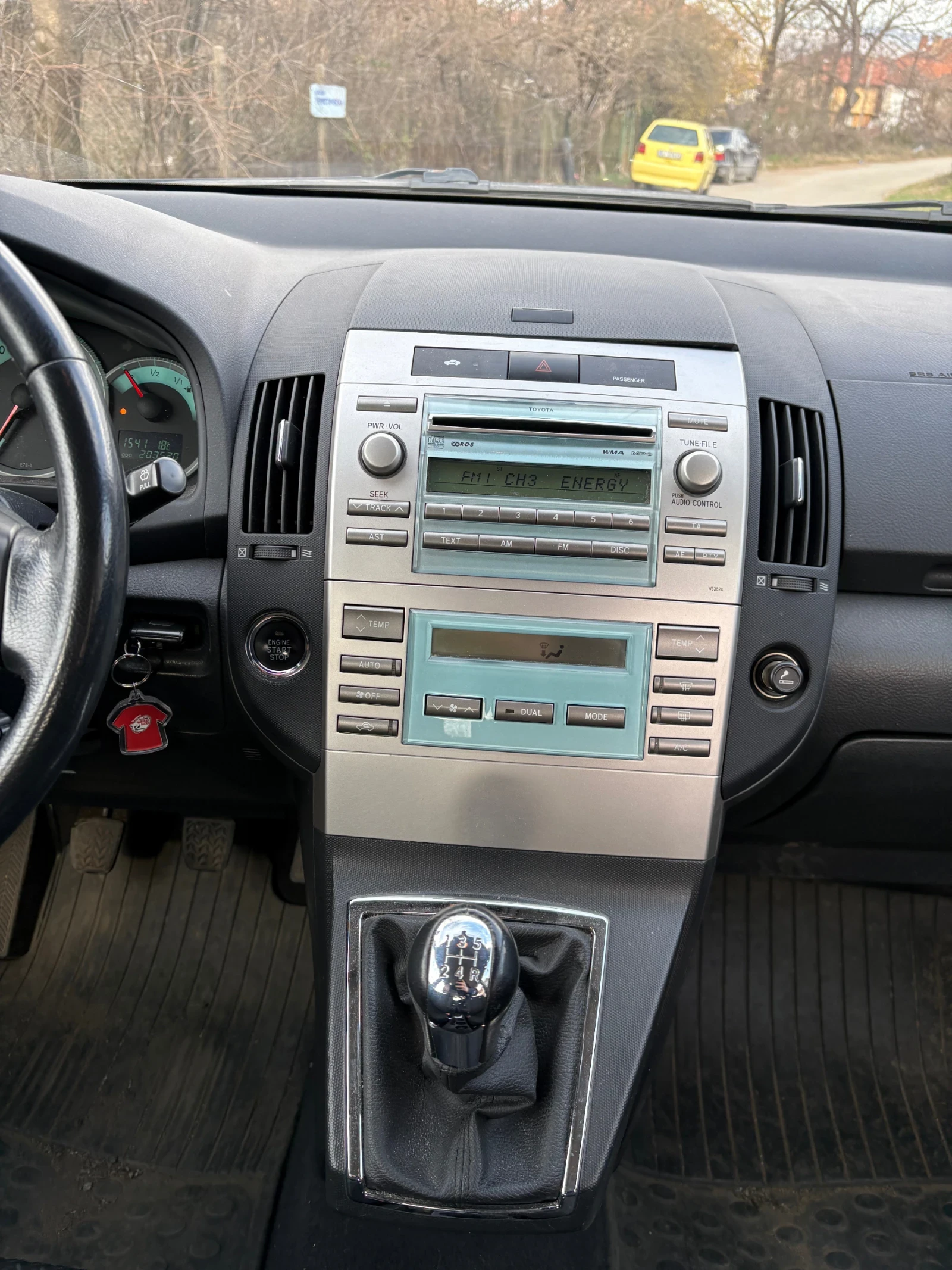 Toyota Corolla verso 1.6 facelift , снимка 10 - Автомобили и джипове - 53978429