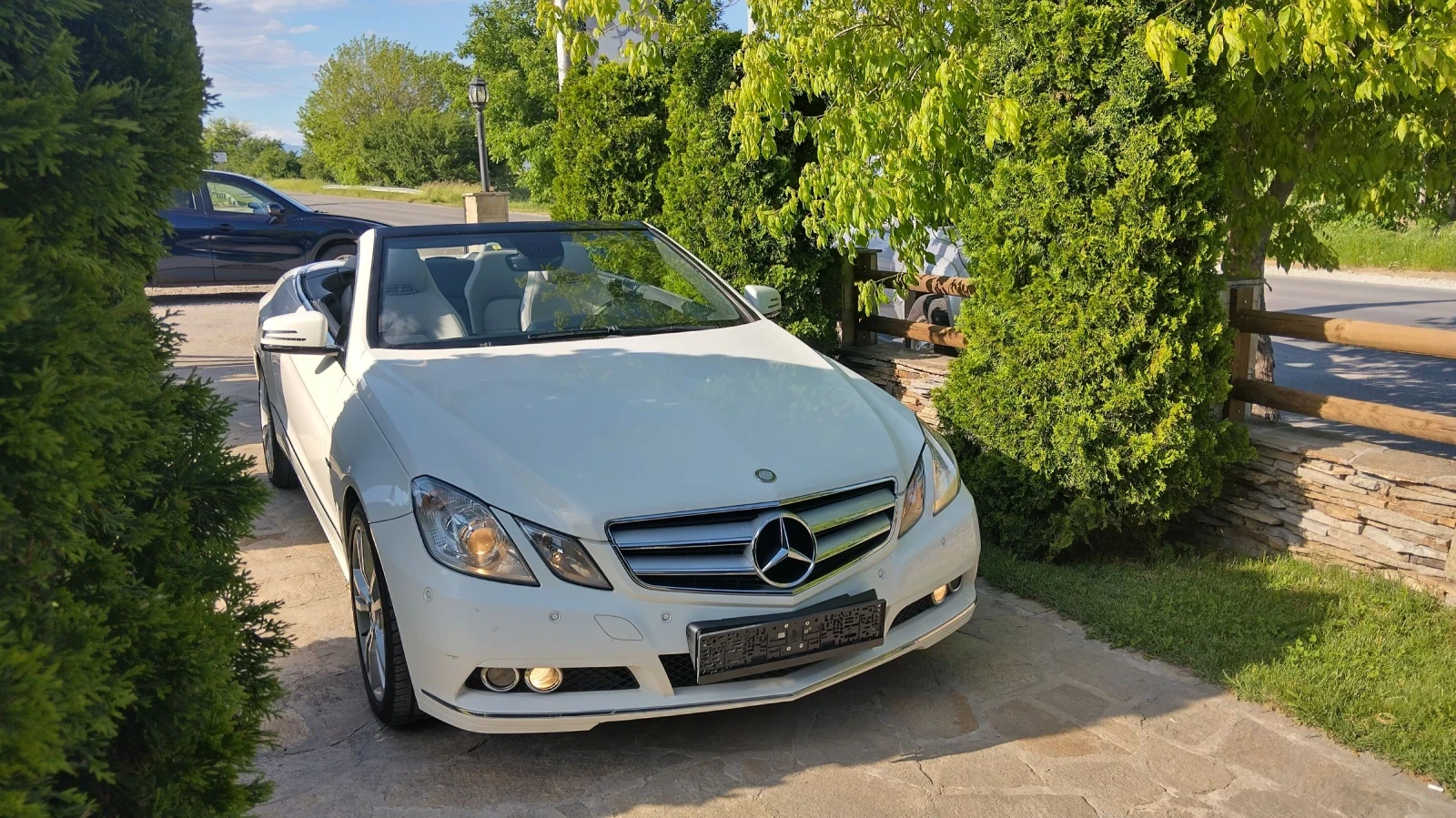 Mercedes-Benz E 220, снимка 12 - Автомобили и джипове - 54769275