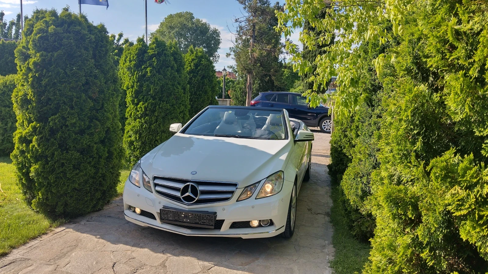 Mercedes-Benz E 220, снимка 11 - Автомобили и джипове - 54769275