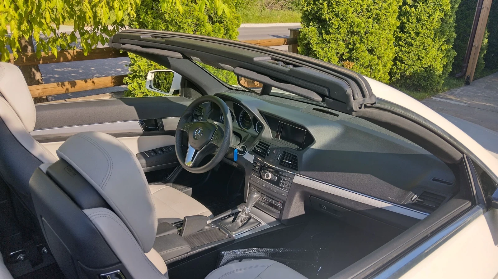 Mercedes-Benz E 220, снимка 16 - Автомобили и джипове - 54769275