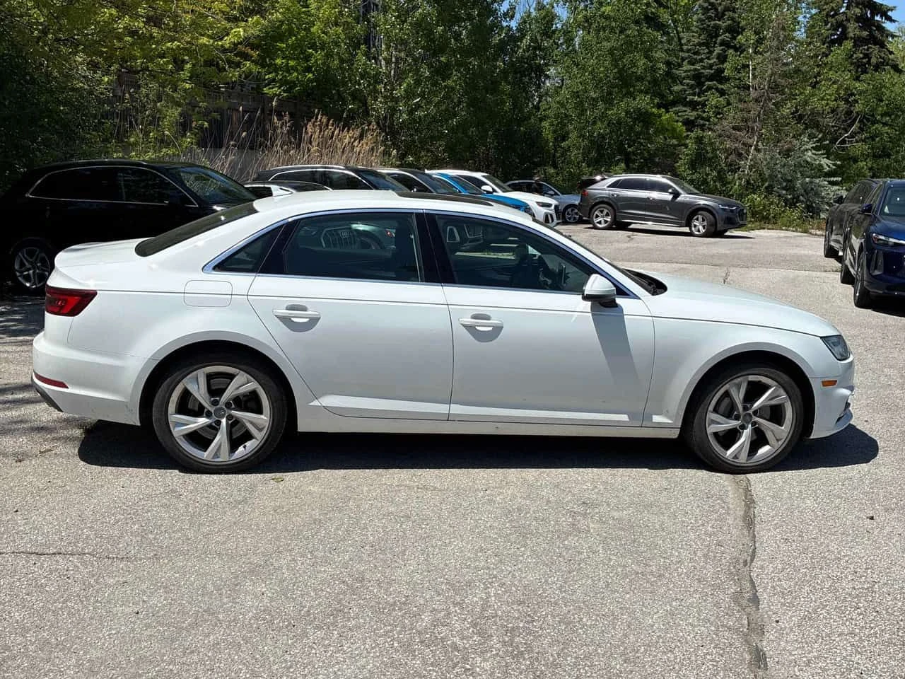Audi A4 | Progressiv | 360 | CARFAX | ПОДГРЕВ | ШИБИДАХ | , снимка 3 - Автомобили и джипове - 54981231