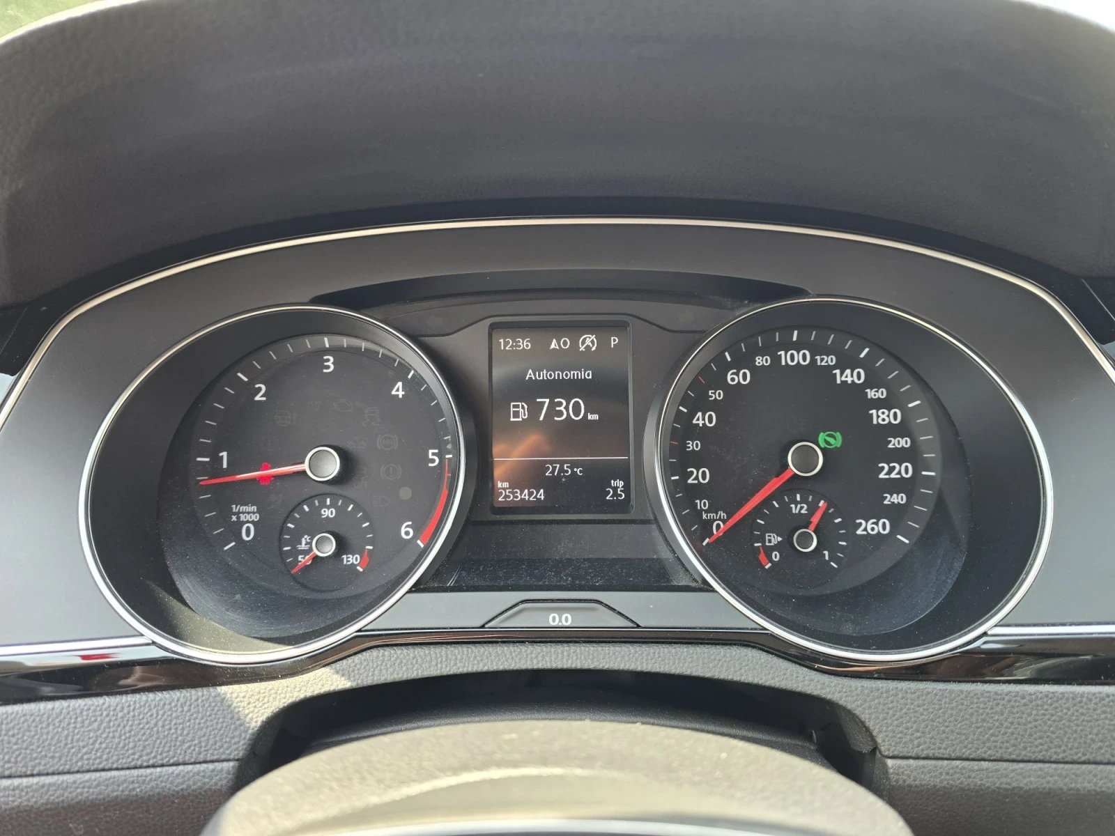 VW Passat 2.0TDI 150к.с Business DSG, снимка 17 - Автомобили и джипове - 55885231