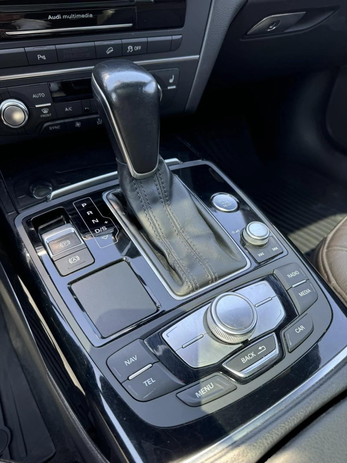 Audi A6 Allroad 3.0TDI* 190ps* LED* КОЖА* НАВИ* КАМЕРА, снимка 15 - Автомобили и джипове - 56269487