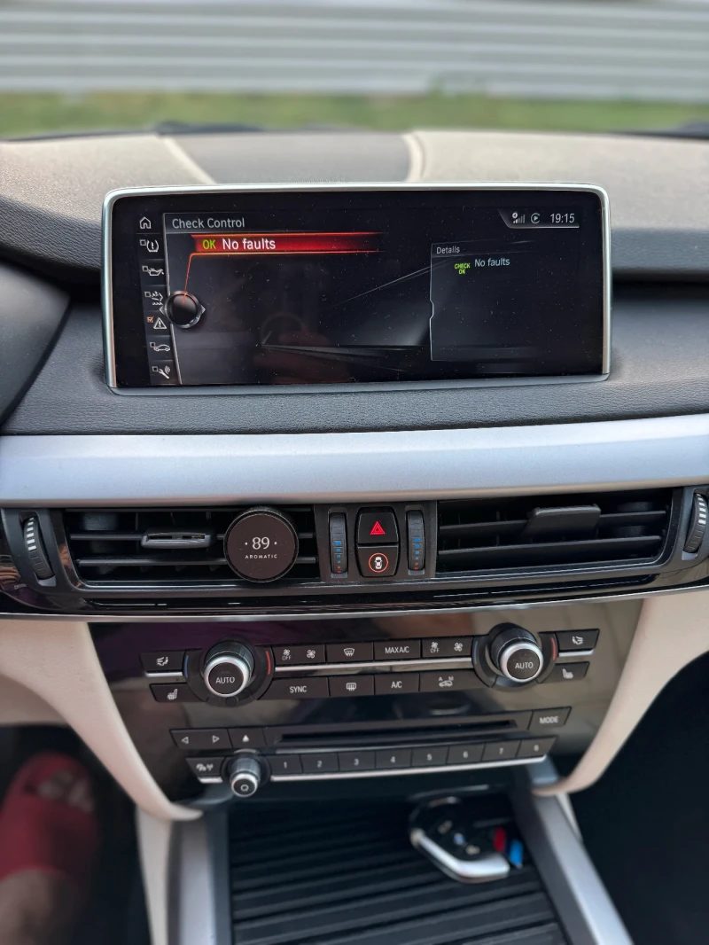 BMW X5 30d BUSINESS PACK/ ПЪЛНА СЕРВИЗНА ИСТОРИЯ, снимка 13 - Автомобили и джипове - 51409470