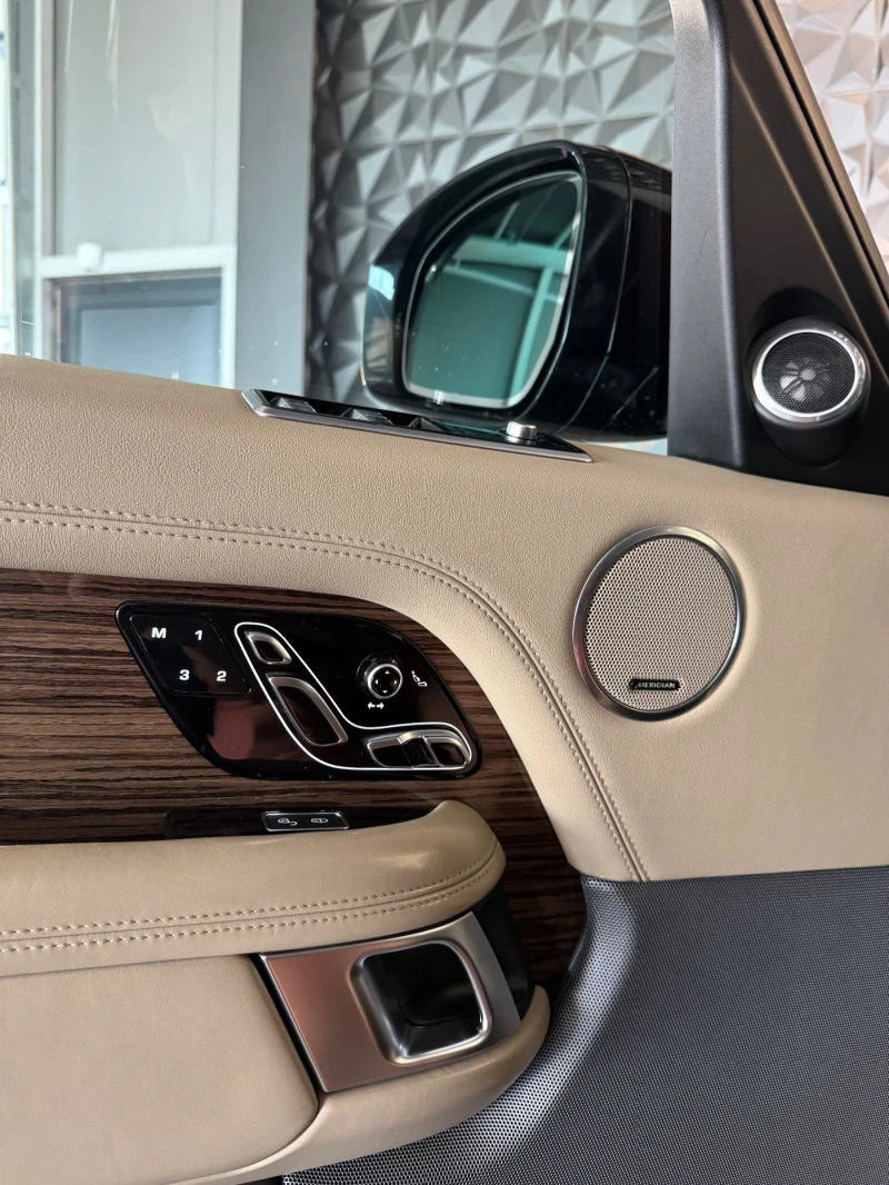 Land Rover Range rover VOGUE SUPERCHARGED V8* FULL Екстри* Панорама* TV* , снимка 14 - Автомобили и джипове - 51649231