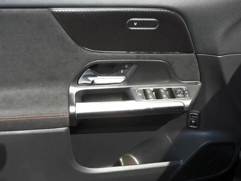 Mercedes-Benz GLA 220 d 4Matic = AMG Line = Advanced Plus Гаранция, снимка 4 - Автомобили и джипове - 52536858