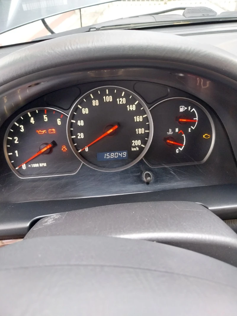 Suzuki Grand vitara 2.0 TD, снимка 4 - Автомобили и джипове - 53214375