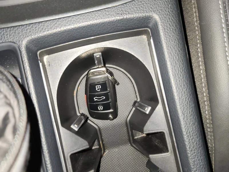 Audi Q3 * PROGRESSIV * CARFAX * БЕЗ ПЪРВОНАЧАЛНА ВНОСКА, снимка 8 - Автомобили и джипове - 53248111