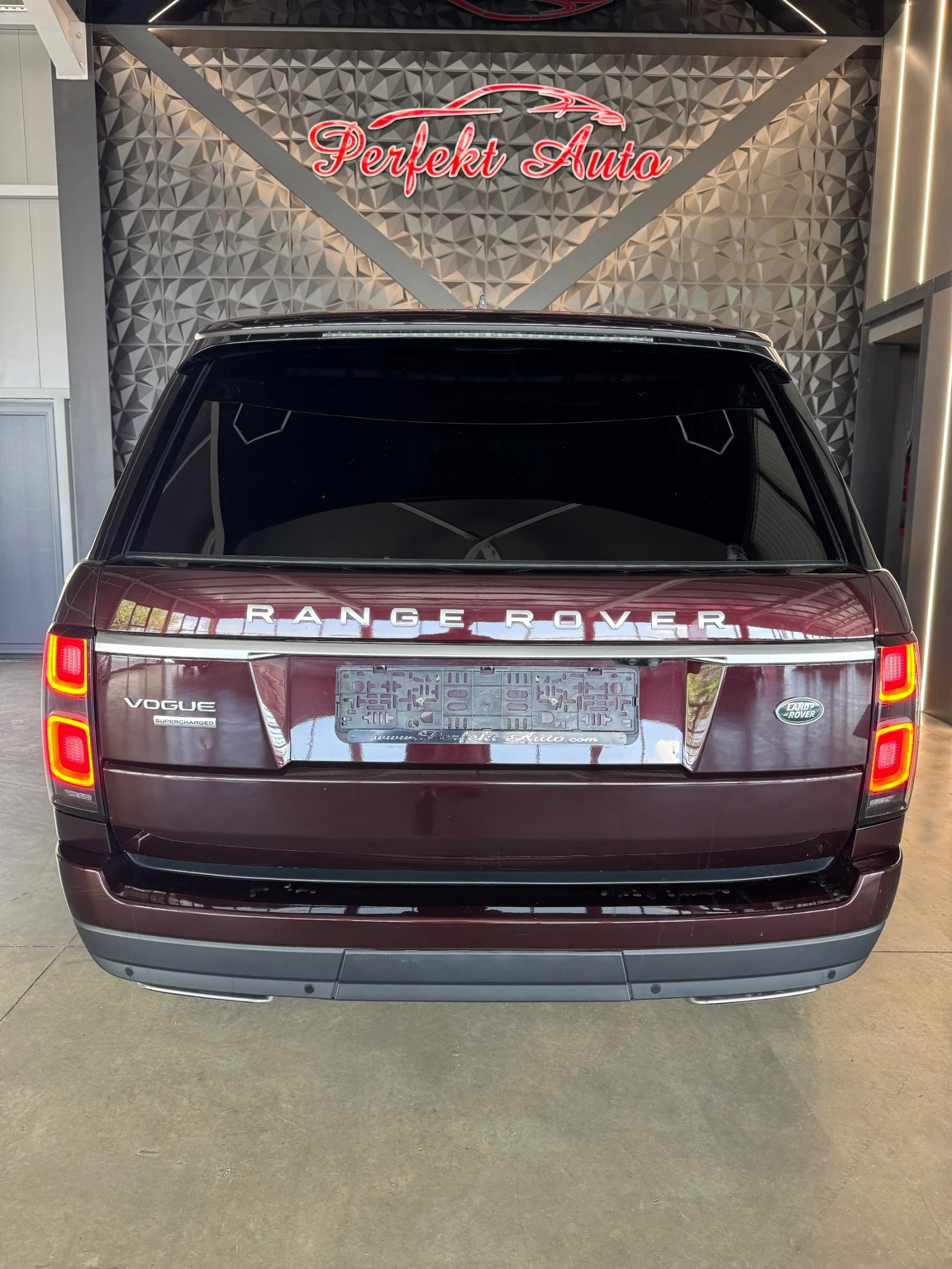 Land Rover Range rover VOGUE SUPERCHARGED V8* FULL Екстри* Панорама* TV*  - изображение 4