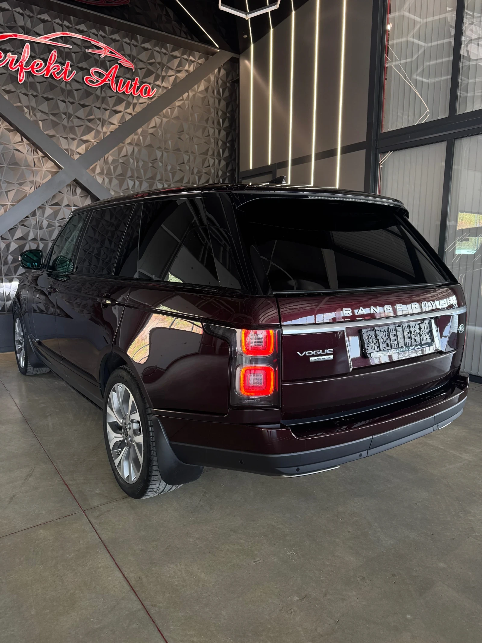Land Rover Range rover VOGUE SUPERCHARGED V8* FULL Екстри* Панорама* TV*  - изображение 3