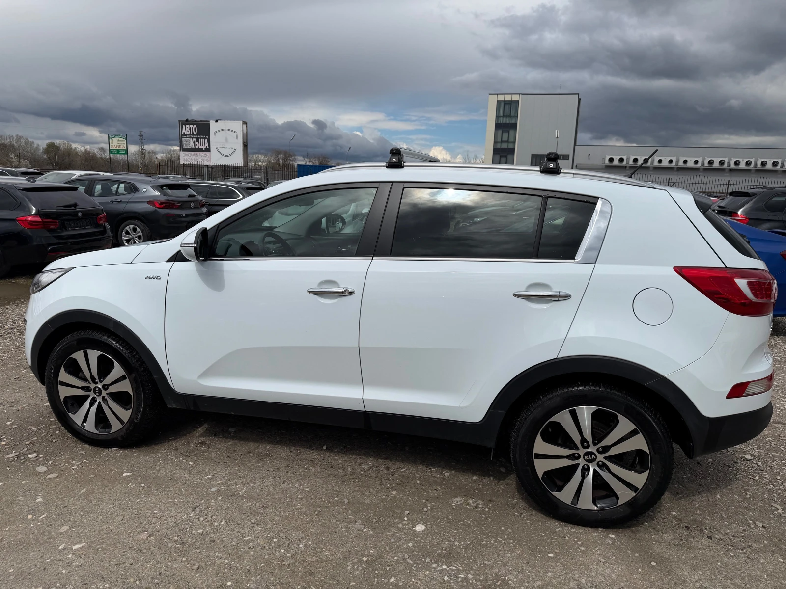 Kia Sportage 2.0 CRDI 4X4(КАТО НОВ), снимка 8 - Автомобили и джипове - 54037554