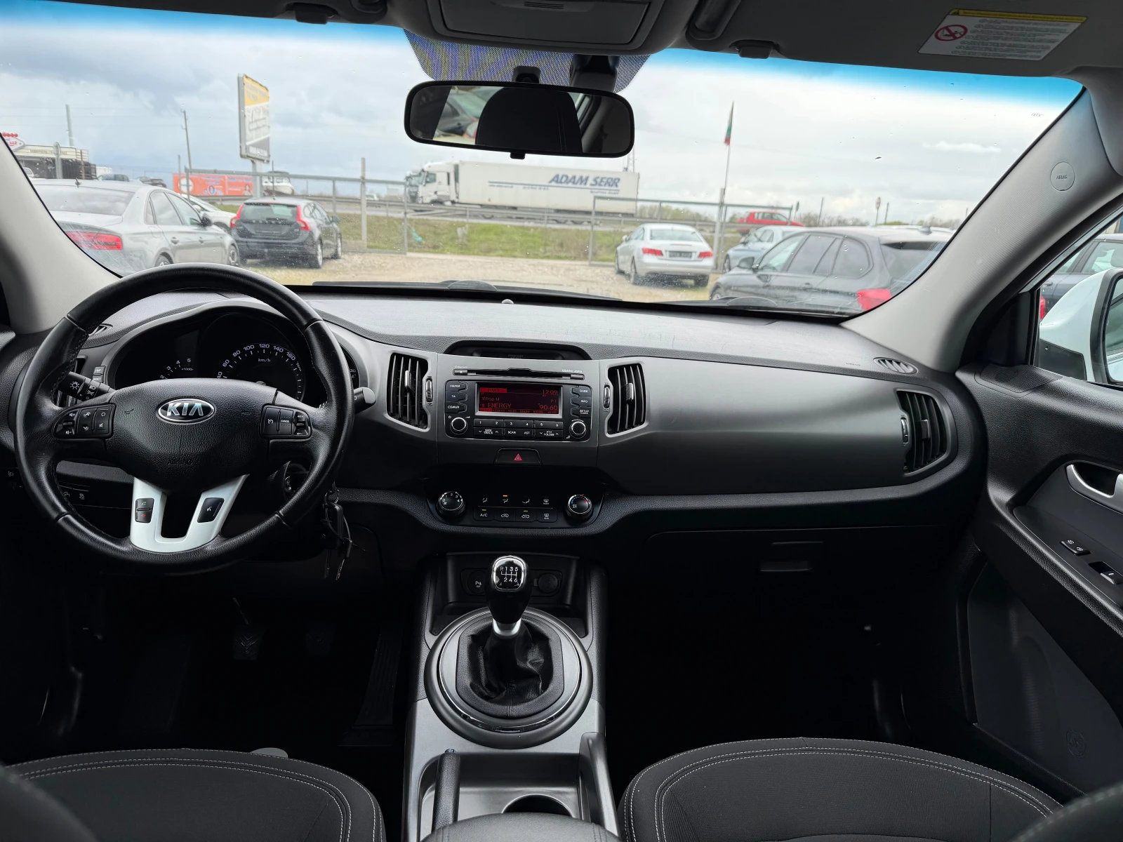 Kia Sportage 2.0 CRDI 4X4(КАТО НОВ), снимка 14 - Автомобили и джипове - 54037554