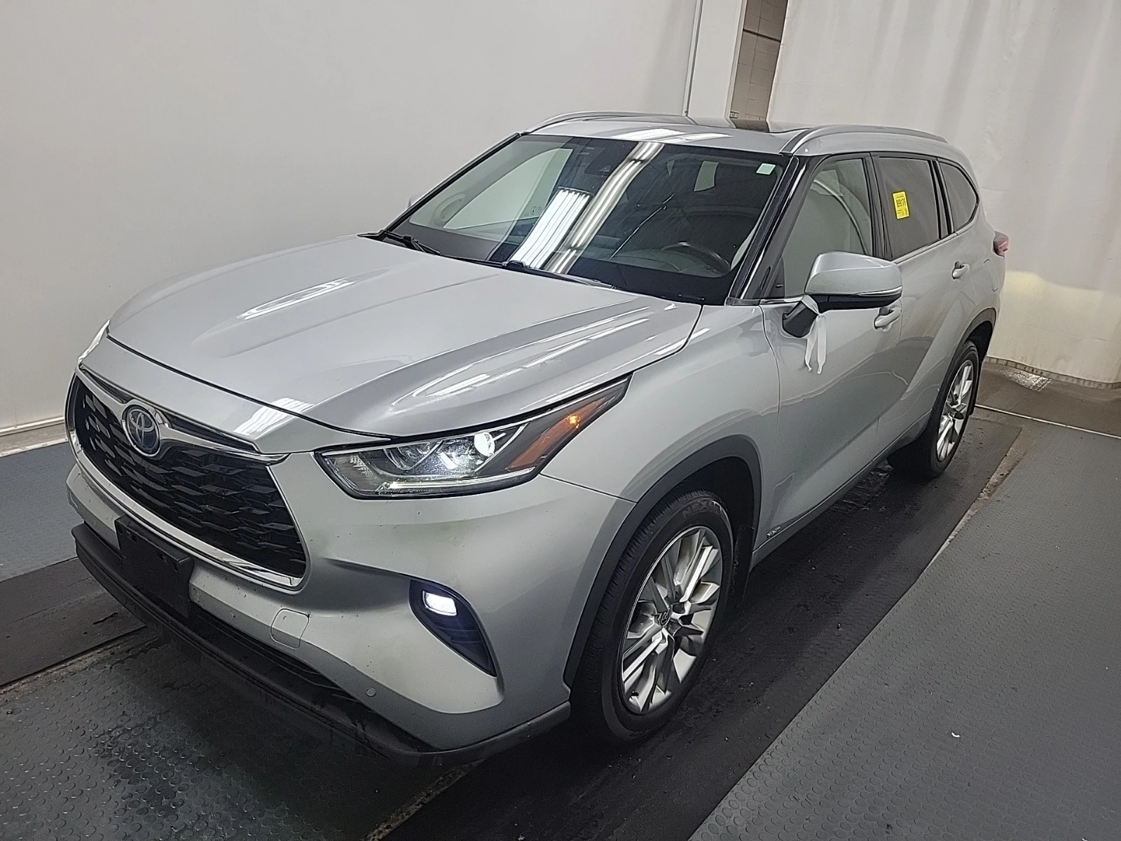 Toyota Highlander HYBRID LIMITED * * AWD * * CARFAX * * АВТО КРЕДИТ , снимка 3 - Автомобили и джипове - 55617480