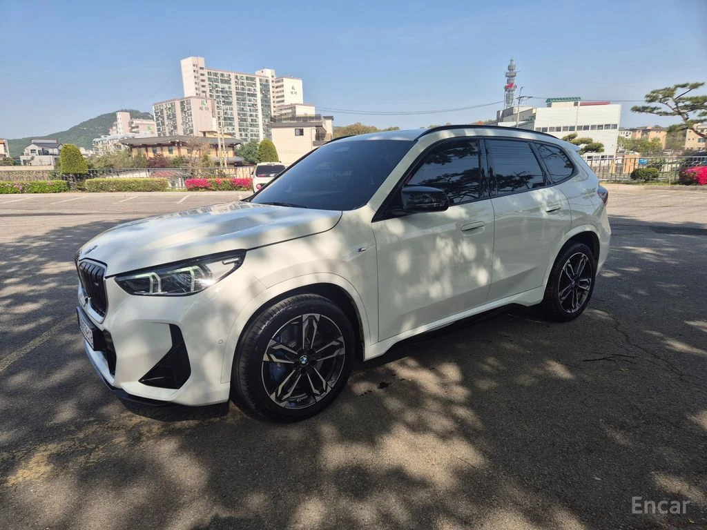 BMW X1 M35i* HARMON* KARDON* ХЕДЪП* 360КАМЕРА* , снимка 3 - Автомобили и джипове - 55848682