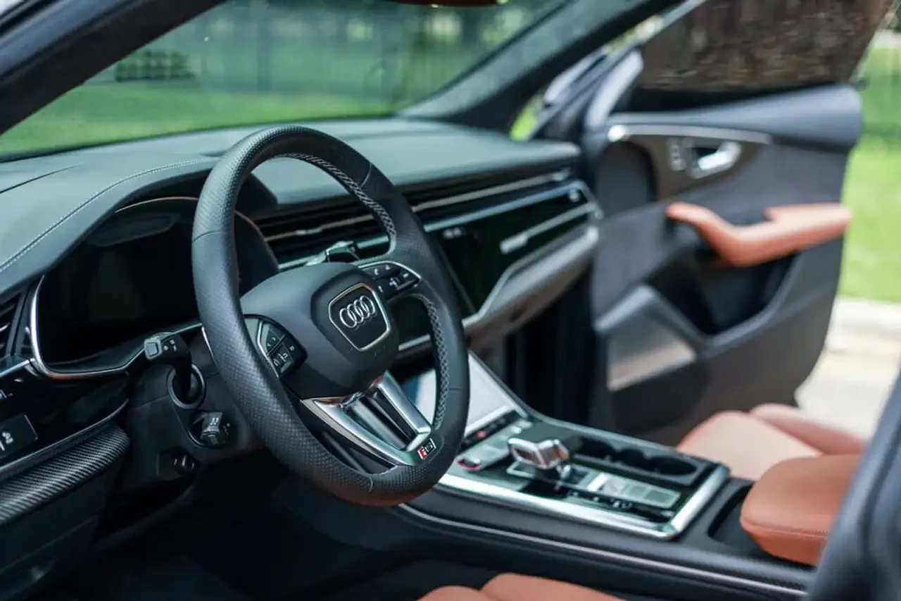 Audi RSQ8, снимка 8 - Автомобили и джипове - 56184066