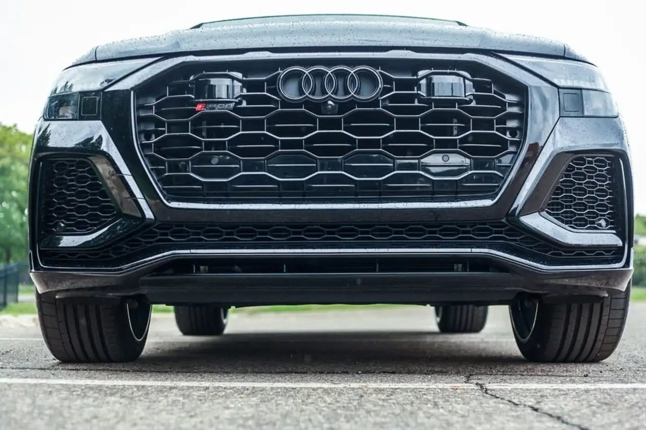 Audi RSQ8, снимка 6 - Автомобили и джипове - 56184066