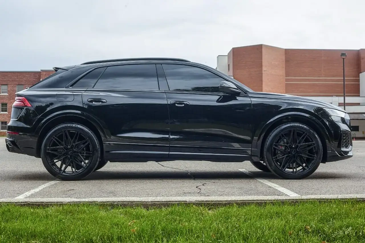 Audi RSQ8, снимка 3 - Автомобили и джипове - 56184066