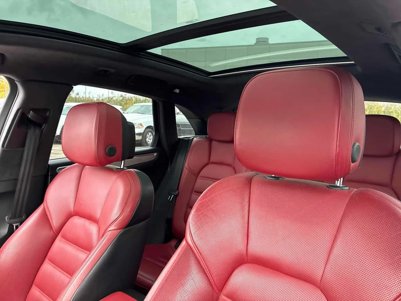 Porsche Macan * Turbo * CARFAX * KEYLESS , снимка 11 - Автомобили и джипове - 56331377