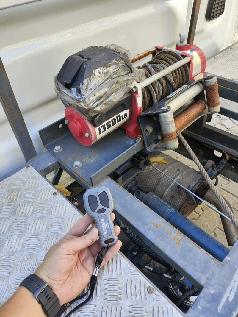 Iveco 35c11 Пътна Помощ, снимка 8 - Бусове и автобуси - 52474540