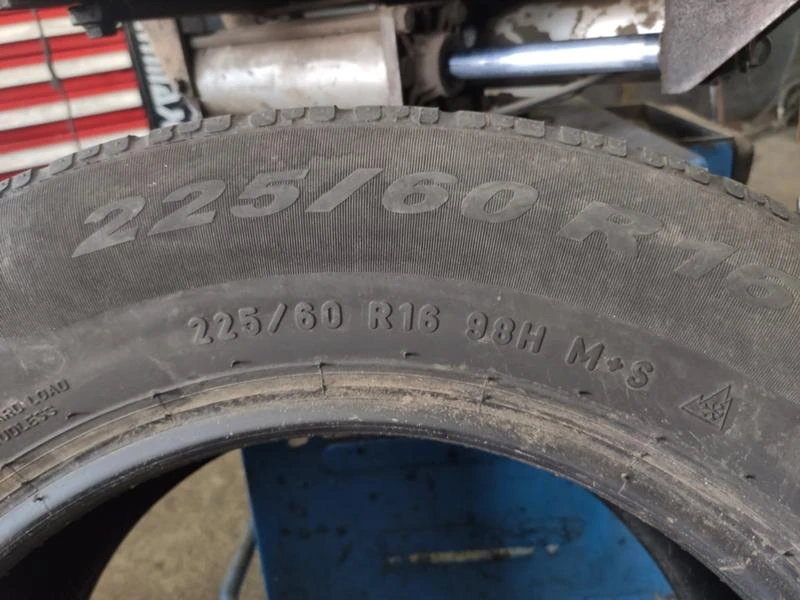 Гуми Зимни 225/60R16, снимка 9 - Гуми и джанти - 33379655