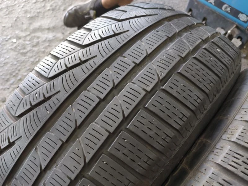 Гуми Зимни 225/60R16, снимка 1 - Гуми и джанти - 33379655