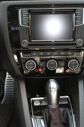 VW Jetta 2.0 GLI DSG 2018 FaceLift Full Keyless, снимка 11