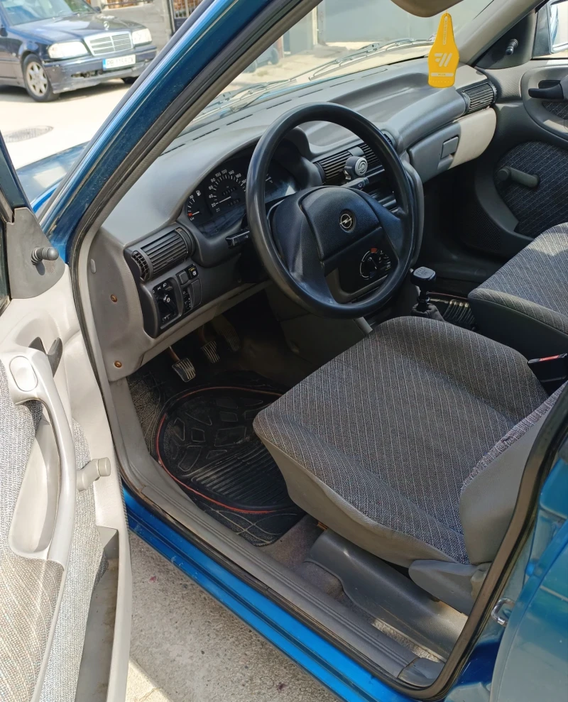 Opel Astra 1, 6 бензин , снимка 12 - Автомобили и джипове - 47480716