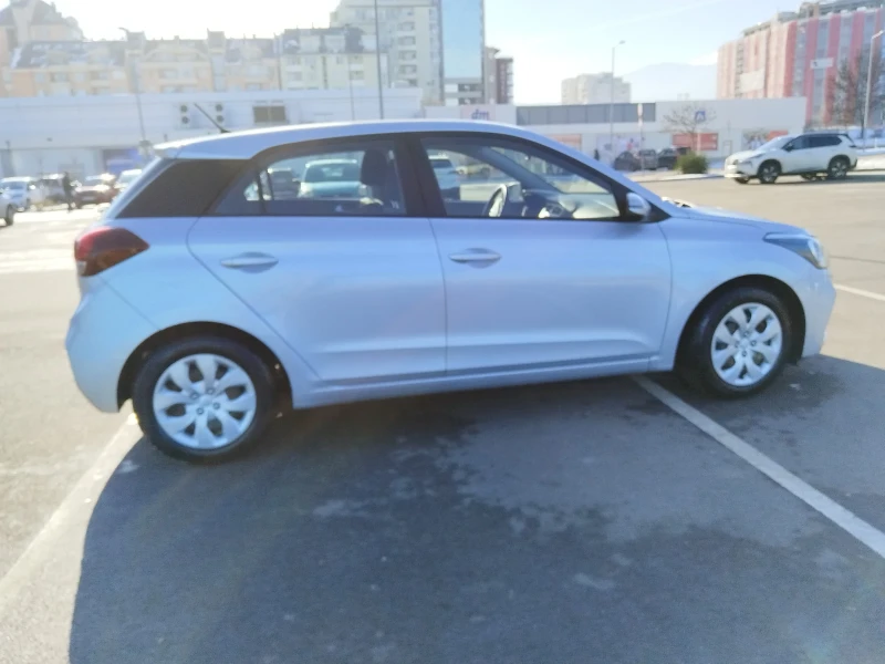 Hyundai I20, снимка 16 - Автомобили и джипове - 48813443