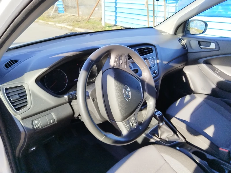 Hyundai I20, снимка 14 - Автомобили и джипове - 48813443