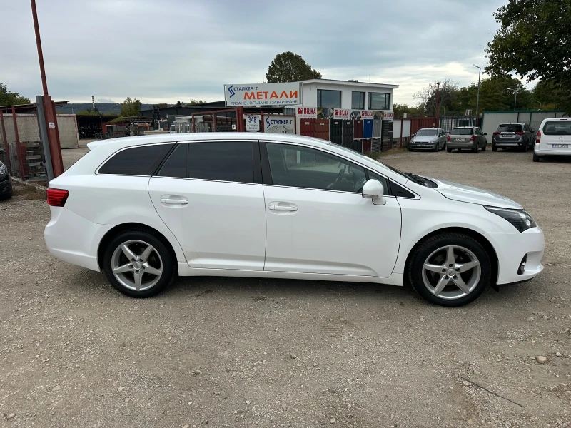 Toyota Avensis 2.0 d4d! Led! Xenon! Navigation! Камера! , снимка 8 - Автомобили и джипове - 51967160