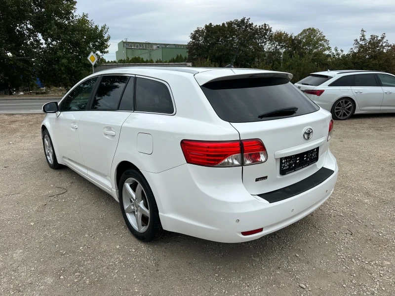 Toyota Avensis 2.0 d4d! Led! Xenon! Navigation! Камера! , снимка 5 - Автомобили и джипове - 51967160