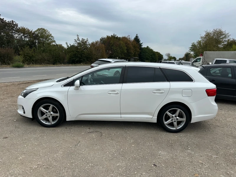 Toyota Avensis 2.0 d4d! Led! Xenon! Navigation! Камера! , снимка 4 - Автомобили и джипове - 51967160