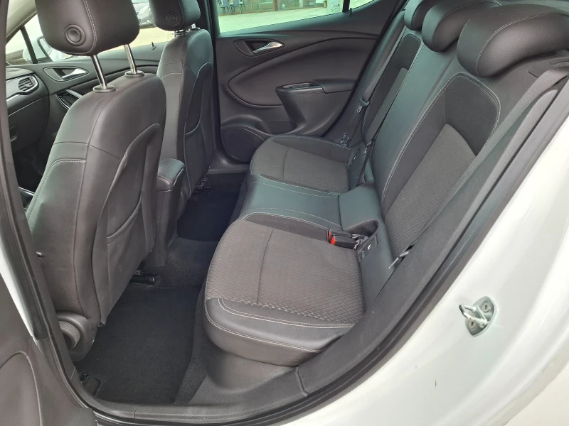 Opel Astra 1, 6 cdti, снимка 10 - Автомобили и джипове - 53213072